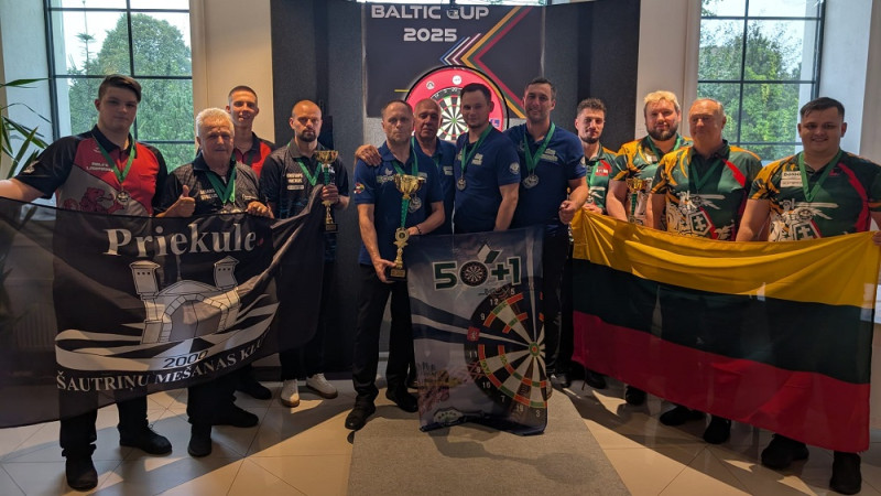 Strēlis un Tvaronavičute kļūst par Baltijas kausa ieguvējiem šautriņu mešanā, komandām "50+1"