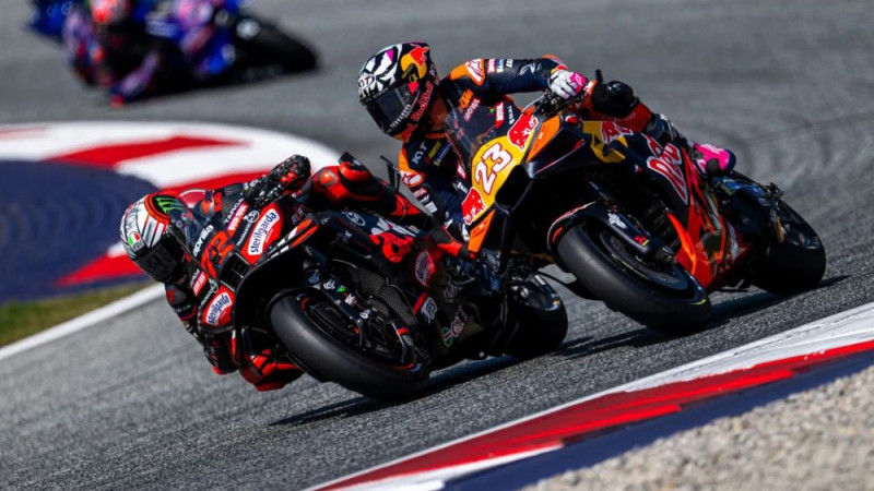 Bedzeki pēc slikta starta atgūstas un pēdējā aplī nodrošina uzvaru "MotoGP" sprintā