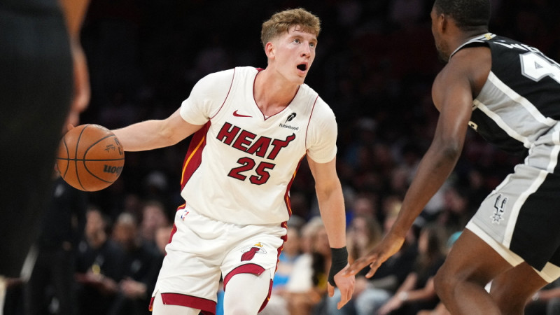 Jaunais lietuvietis Jakučonis efektīgi dāļā piespēles "Heat" rindās