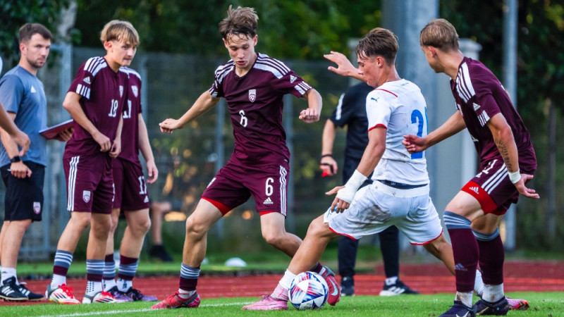 Latvijas U17 futbolisti kvalifikāciju pabeidz ar pieciem vārtiem