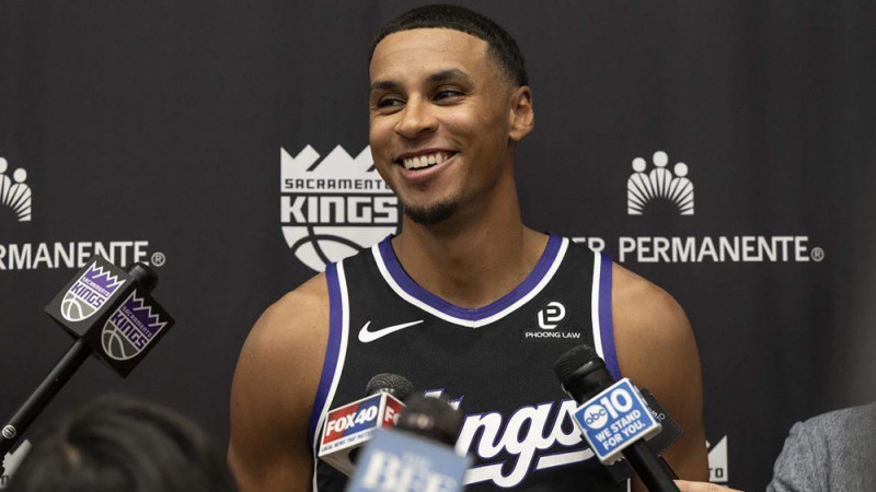 Marejs un Sakramento vienojas par 140 miljonu līgumu