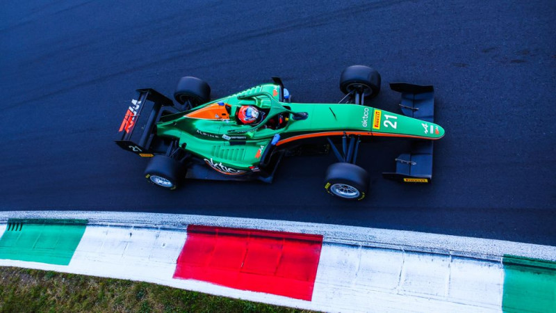Štolcermanis starp desmit ātrākajiem "Formula Regional" otrajā braucienā Moncā
