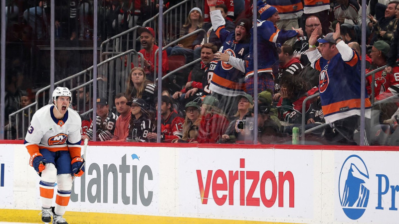 Barzals slovāka izglābtajiem kaimiņiem liek trūkties papildlaikā, Nešvilai skumjš hat-trick Ņujorkā
