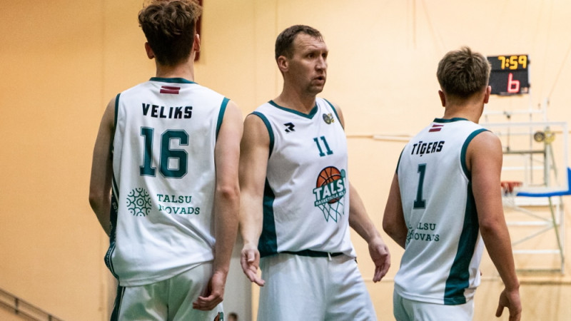 Strēlniekam varonīgs "double-double", bet Lāčplēša dienas uzvara izšļūk no "Talsu" rokām