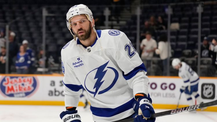 Piesātināta nakts hokeja faniem – NHL mači visiem latviešu pārstāvētajiem klubiem