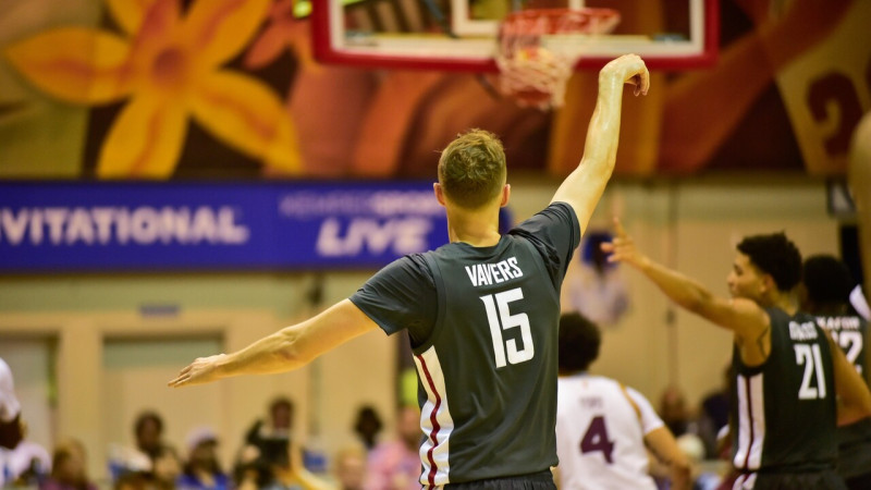 Vāveram desmit precīzi trejači divos vakaros Havajās