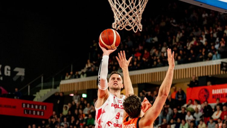 Polijai milzu atspēlēšanās Nīderlandē, Satoranskim rekords, spīd arī Lude