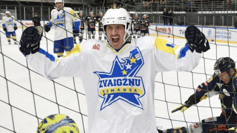 Province pret galvaspilsētu: otrā "Futbols uz ledus" spēle atgriežas 27. decembrī