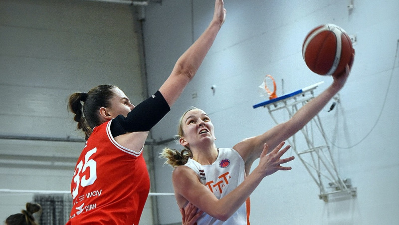 Madara Šmite un Tīna Grausa divatā iemet 40, TTT atklātā basketbolā pieveic juniores