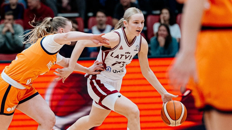 Latvija pret Nīderlandi spēlēs pasaules lielākajā mākslīgajā salā
