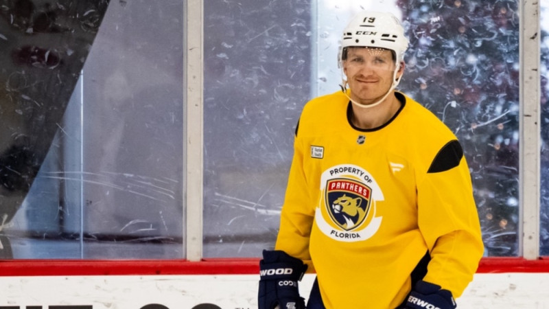 Čempiones Floridas "Panthers" uzbrukuma zvaigzne Tkačaks atgriežas uz ledus