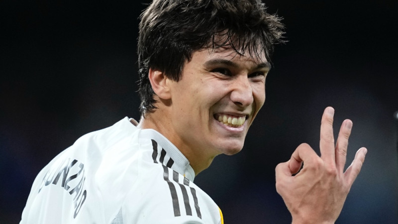 Madrides "Real" uzbrucējs Garsija izmanto iespēju un iesit pirmos, otros un trešos vārtus karjerā