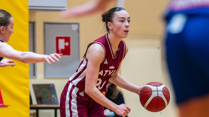 Līderes izdara darbu, U18 meitenes uzvar Zviedriju