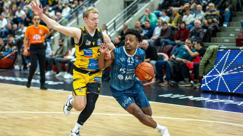 Skuja uzlabo precizitāti un bieži pārtver bumbu, Ludvigsburga dominē Bambergā