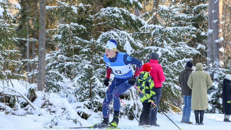 Skujiņš ar Kaparkalēju izcīna Latvijas sprinta čempionu titulus slēpošanā