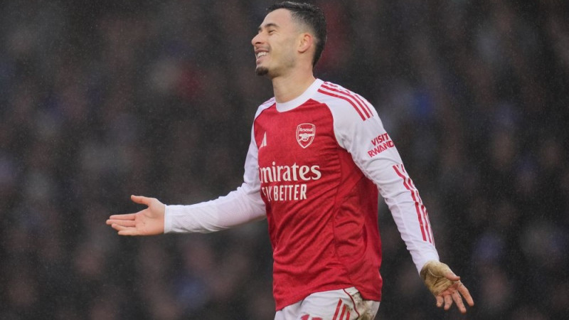 Martineli ″hat-trick″ palīdz ″Arsenal″ izvairīties no kaimiņu apkaunojuma