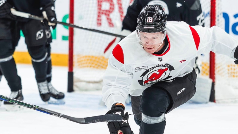 "Devils" atbrīvojas no 30 miljonu līguma, "Islanders" veic vēl vienu darījumu