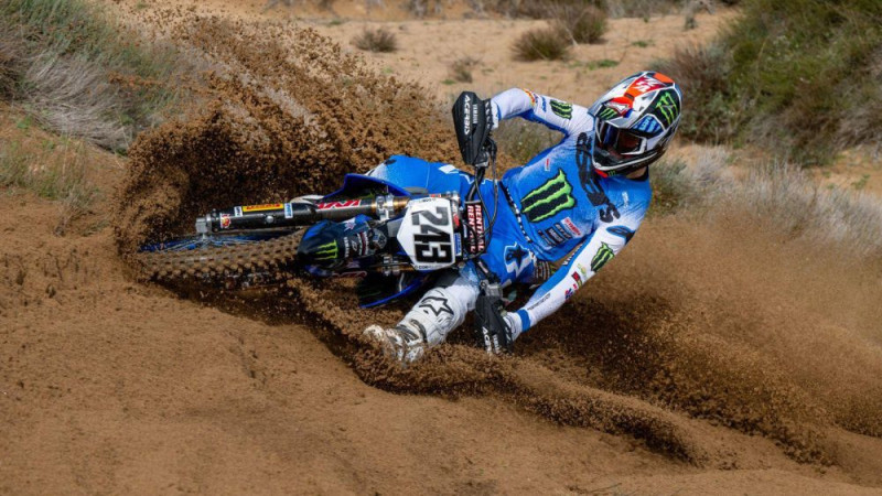 Herlingss cīņā ar Gajseru motokrosā Mantovā, uz starta arī latvieši