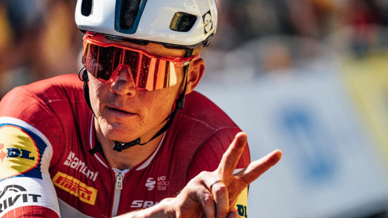 Beļģijas klasikas sākas ar van der Pūla uzvaru kritieniem bagātā sacīkstē, Skujiņš 36. vietā