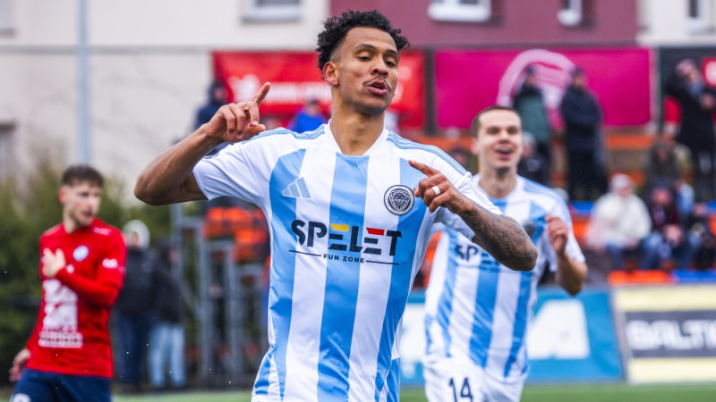 Brazīlietis Sikeira izceļas ar hat-trick un palīdz čempioniem saplosīt "Jelgavu"