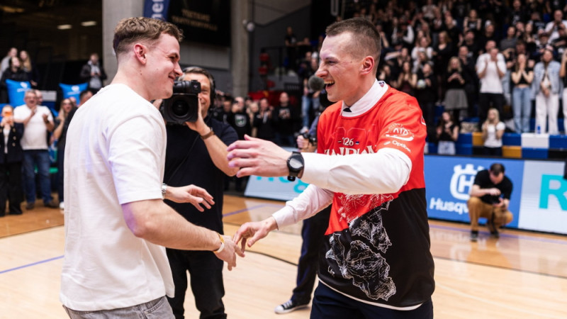 Divus titulus izcīnījušās "Valmieras" treneris Vecvagars: "Spiediens ir privilēģija"