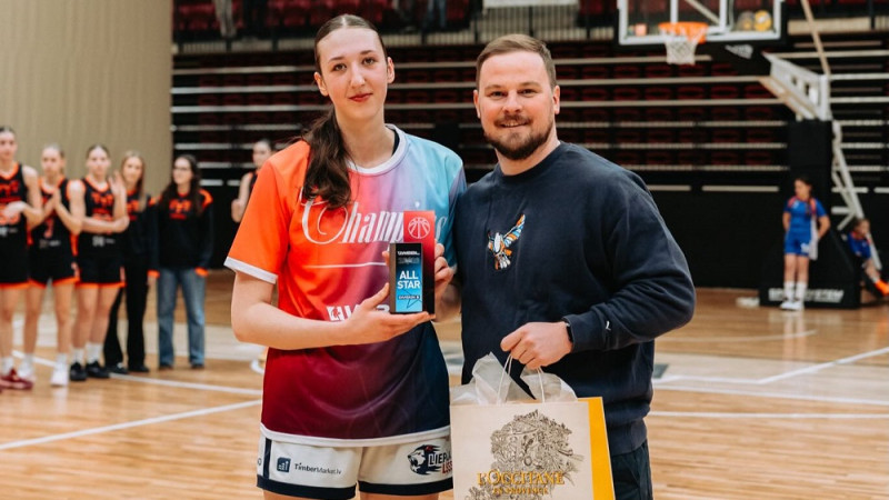 Matīss Rožlapa nopelna "Saarlouis Royals" vadības uzticību