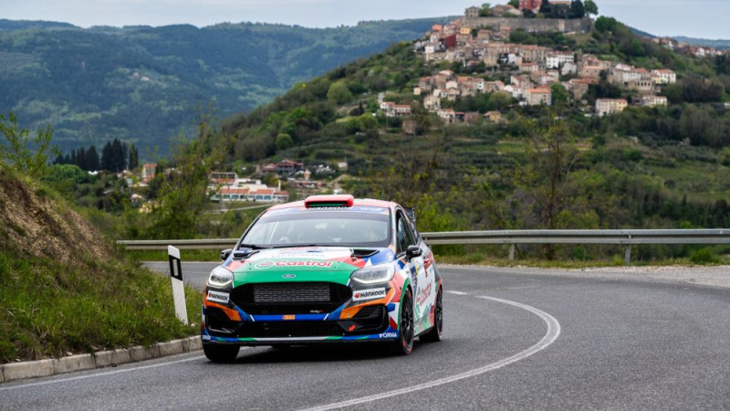Turku pilots iztur sāncenša spiedienu un uzvar Horvātijas rallijā JWRC klasē