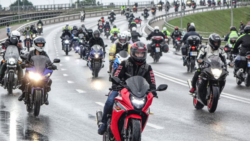 Ventspils ielās rūks motori - jau 23. sezonu motobraucēju saiets "Kurland Bike Meet"