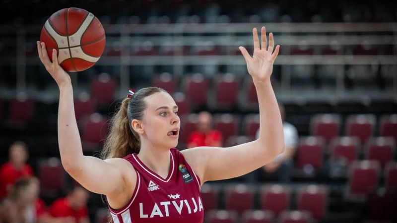 U20 meitenes iemaldās metienu tuksnesī un neatspēlējas pret Ungāriju