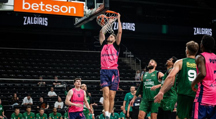 "Zeļļi" lielajā Kauņas arēnā izbauda ilggadējā NBA centra Valančūna spēku