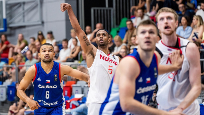 EČ priekšatlase: čehi un norvēģi izspēlē papildlaiku, "Bayern" maķedonietim triple-double, Vezenkovam 36+9+6