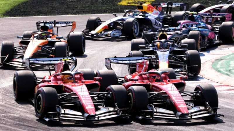 Hamiltons nav lūdzis "Ferrari" komandai pirmā numura statusu