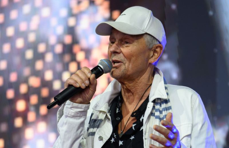 Šodien 75 gadu jubileju svin leģendārais mūziķis Adrians