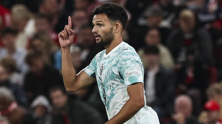 Portugāle bez Ronaldu iesit četrus Dānijā, Nīderlande glābjas Grieķijā, īram supervārti
